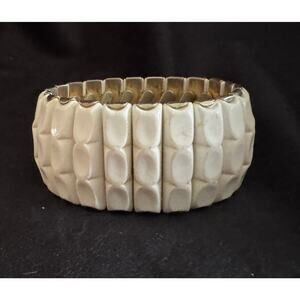 Vintage Mid Century Wide Stretch Bracelet Cream Lucite Chunky 1.25”  Wide B050